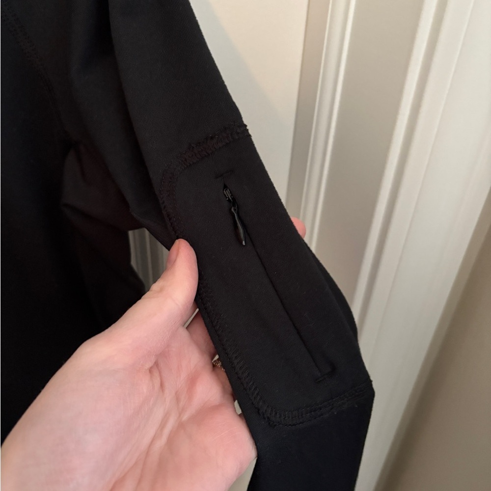 Reebok Women’s Athletic Fitted Quarter Zip Black Women’s Medium - Picture 3 of 5